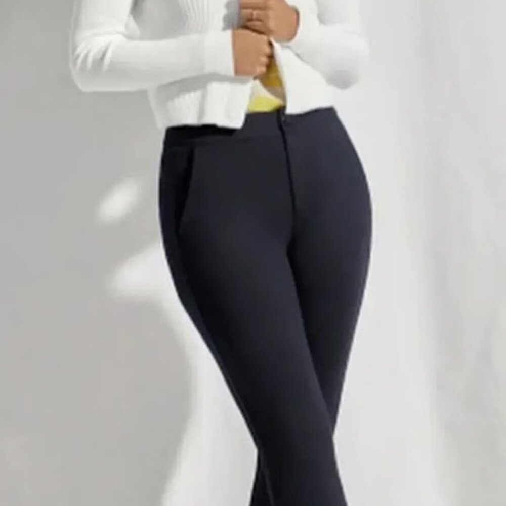 Cabi Keen Kick Flare Ponte Pants Navy Size 8 ✨50% Off Bundles 3+